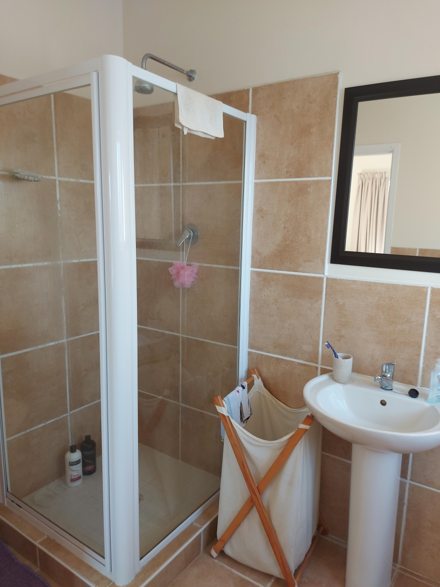 To Let 1 Bedroom Property for Rent in Beacon Bay Eastern Cape
